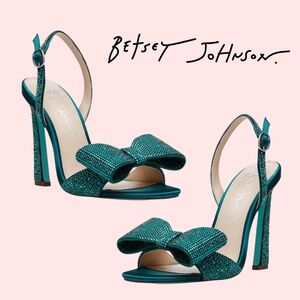 Betsey Johnson Rhinestone Bow "Joel" Dress Sandals Emerald Green size 9 BNIB